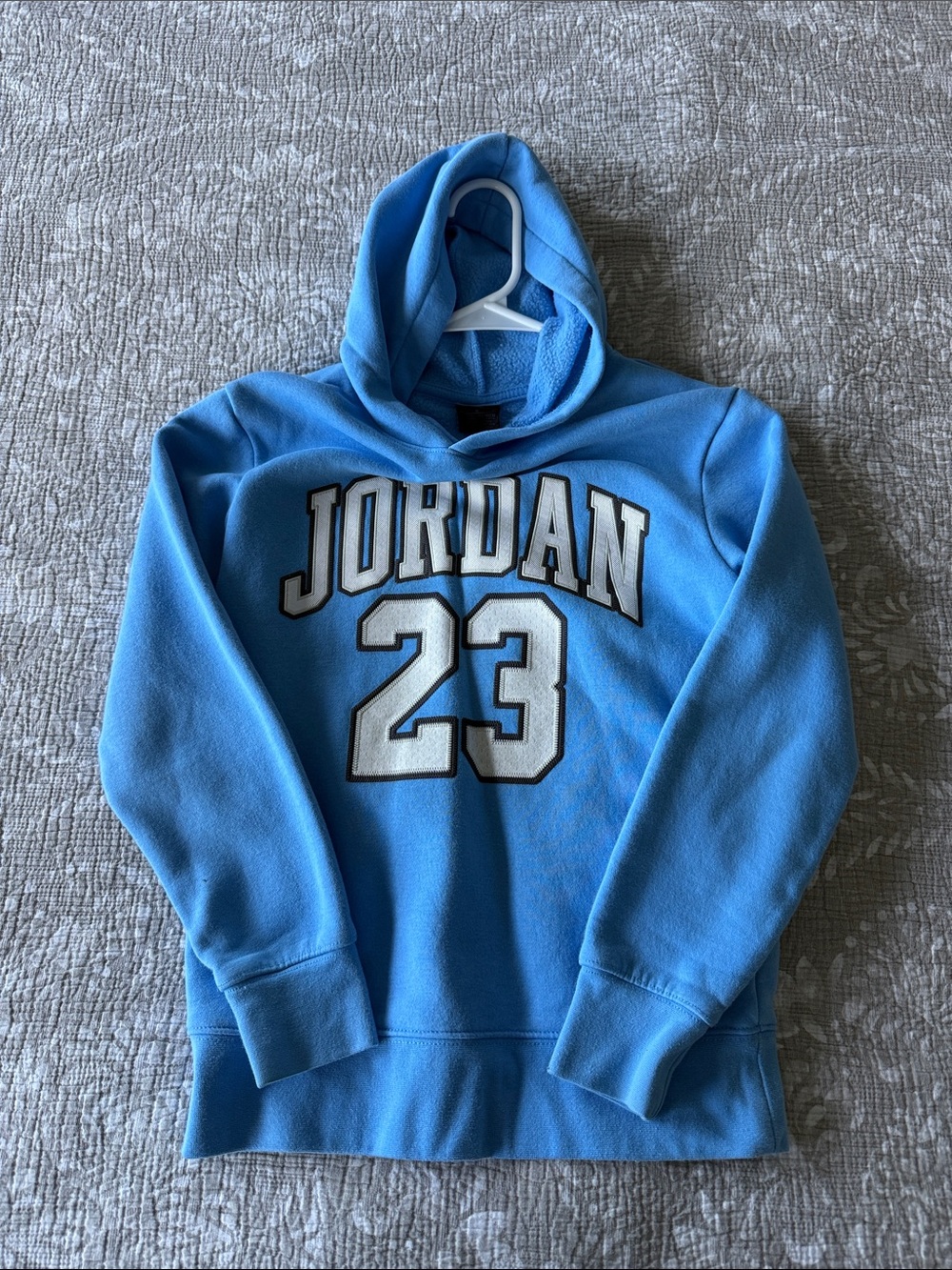 Jordan Boys Sweatshirt Hoodie Light Blue Size Medium (10/12)